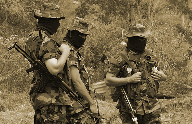 prohibir el paramilitarismo