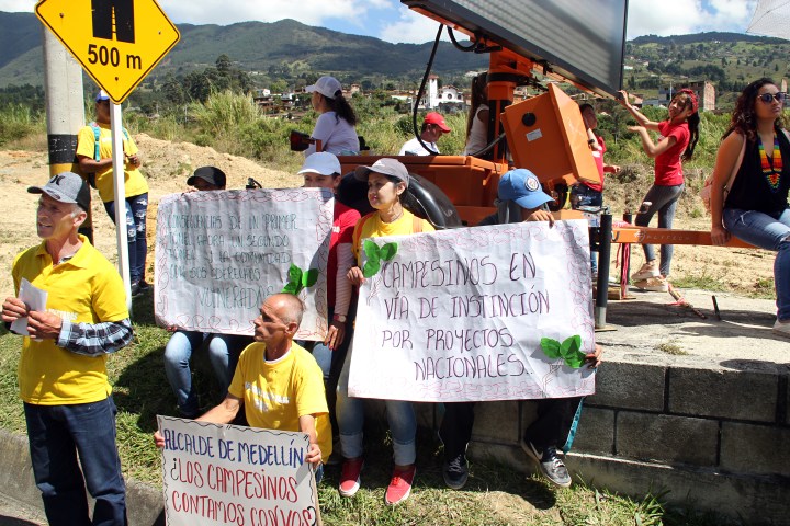 Explican como los afecta la vía y el túnel