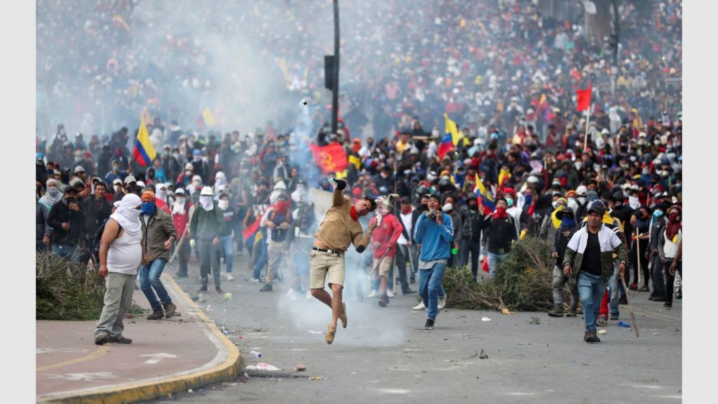 Manifestación masiva en Ecuador